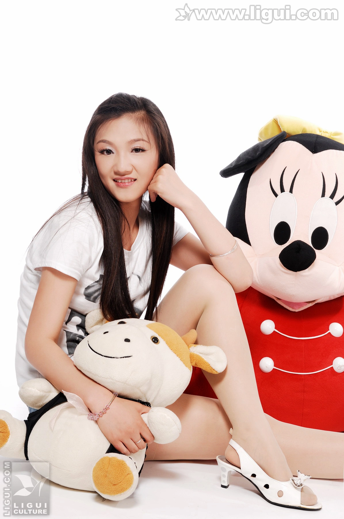2009.09.29 小倩与玩偶之丝袜美足 Model 小倩 3